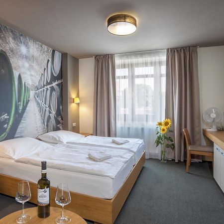 Hotel Lidovy Dum Bzenec Eksteriør bilde