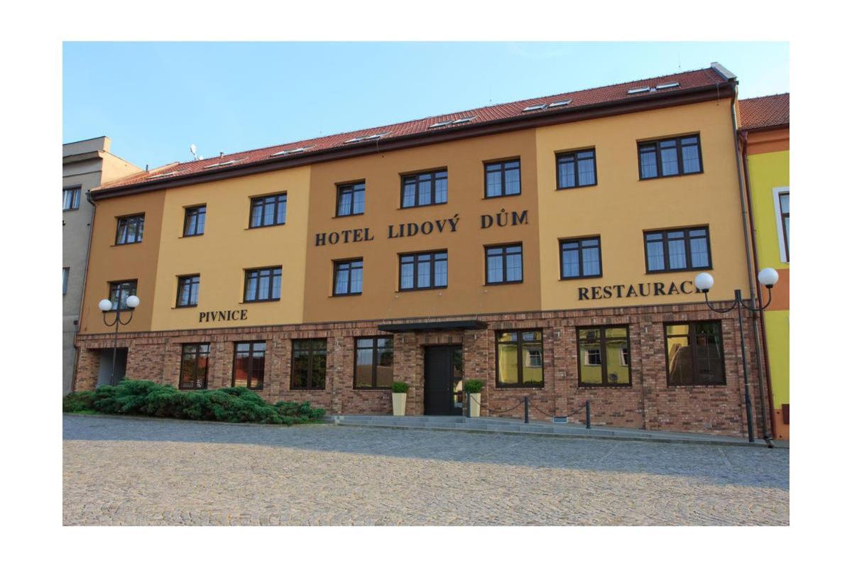 Hotel Lidovy Dum Bzenec Eksteriør bilde