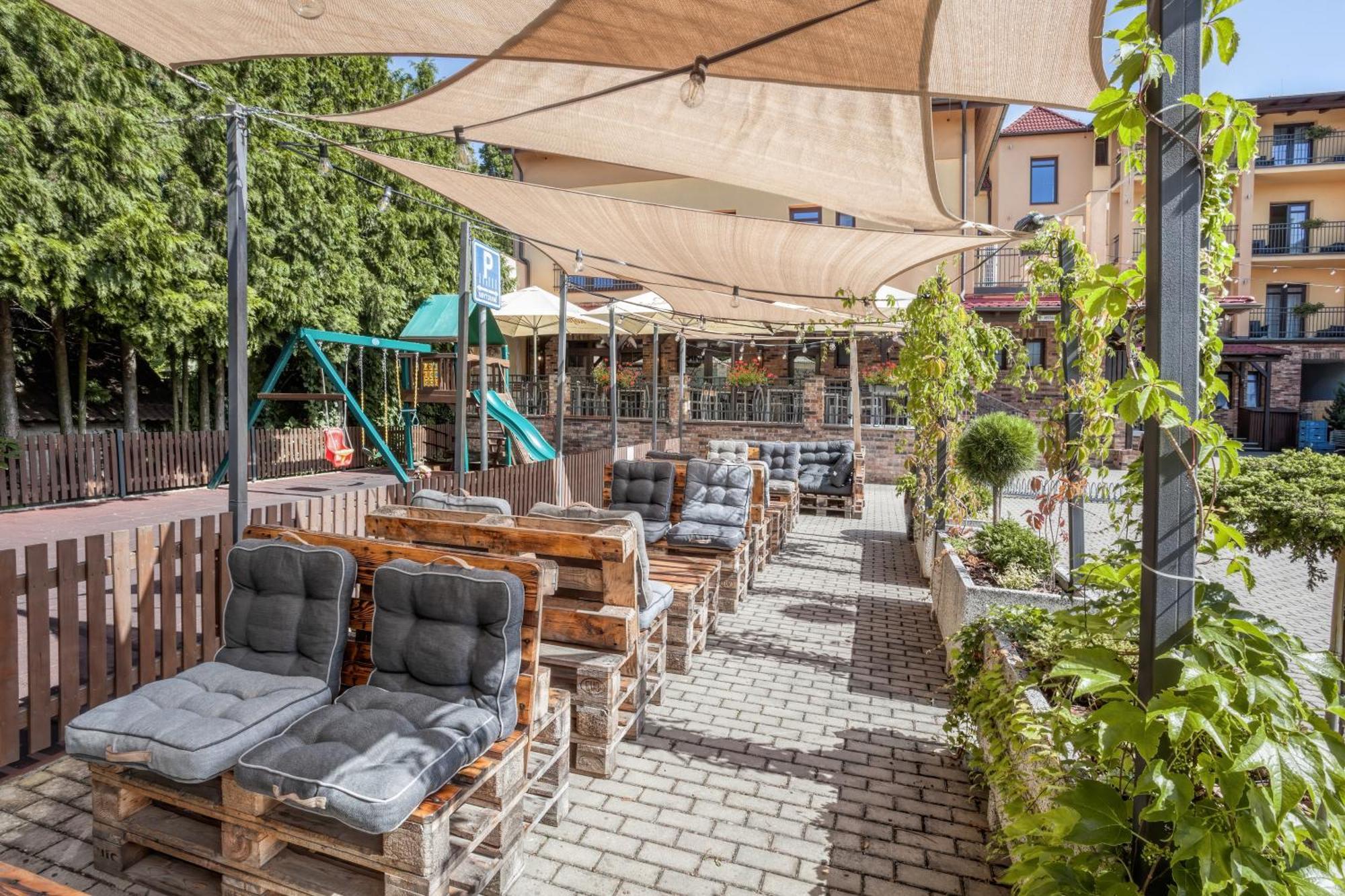 Hotel Lidovy Dum Bzenec Eksteriør bilde