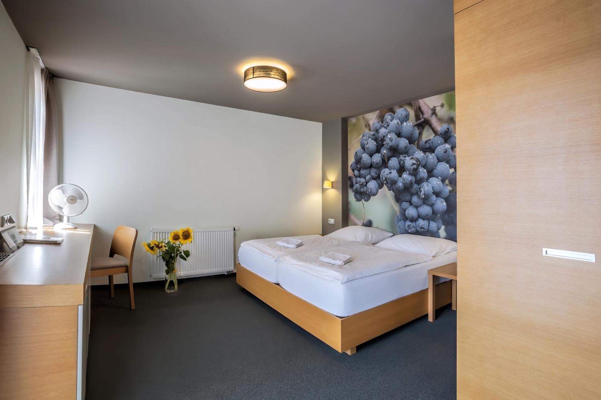 Hotel Lidovy Dum Bzenec Eksteriør bilde